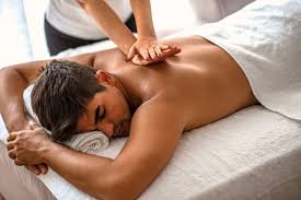 Hot Stone Massage: Benefits and Cautions 2025